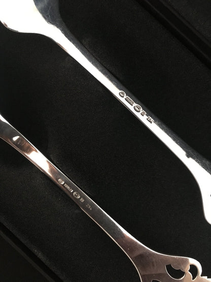 Viking Rose Sølvbestikk Anretningskje og Anretningsgaffel Stempel Bakside